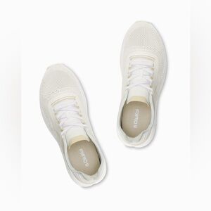 OluKai Women’s Olukai Island Hopper, Beige/White/Yellow, size 8.5.